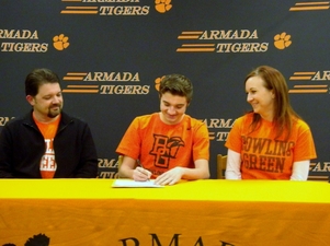 Tyler Phillips signing to Bowling Green